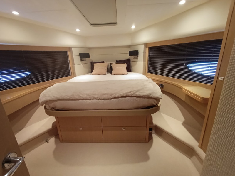 V78 2011 PRINCESS YACHTS