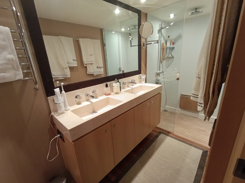 V78 2011 PRINCESS YACHTS