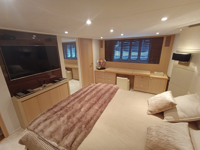 V78 2011 PRINCESS YACHTS