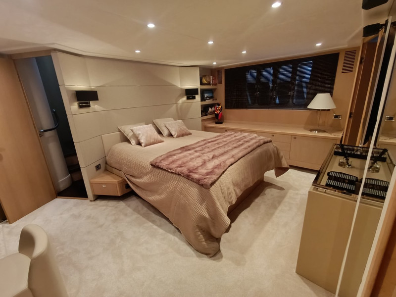 V78 2011 PRINCESS YACHTS