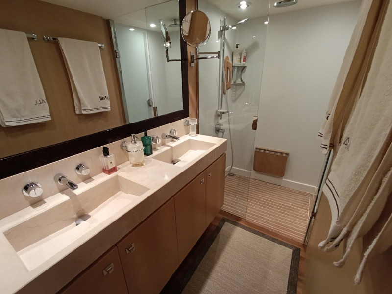 V78 2011 PRINCESS YACHTS