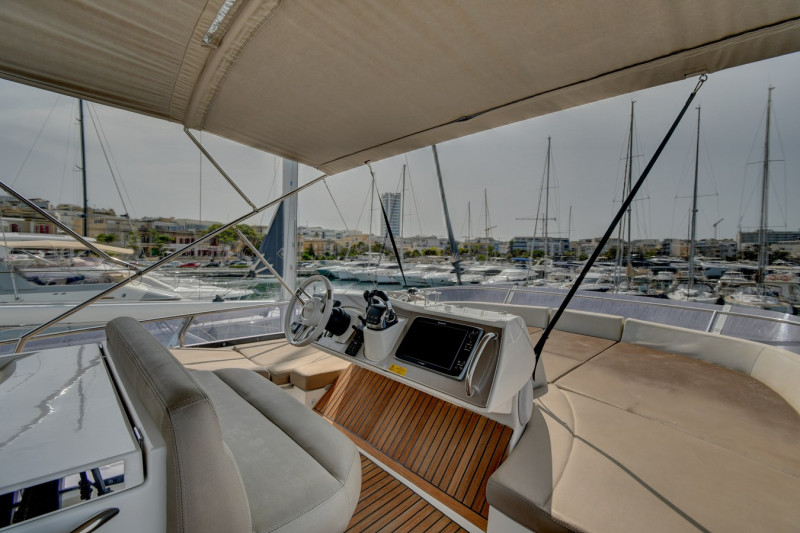 PRESTIGE 62 2015 PRESTIGE