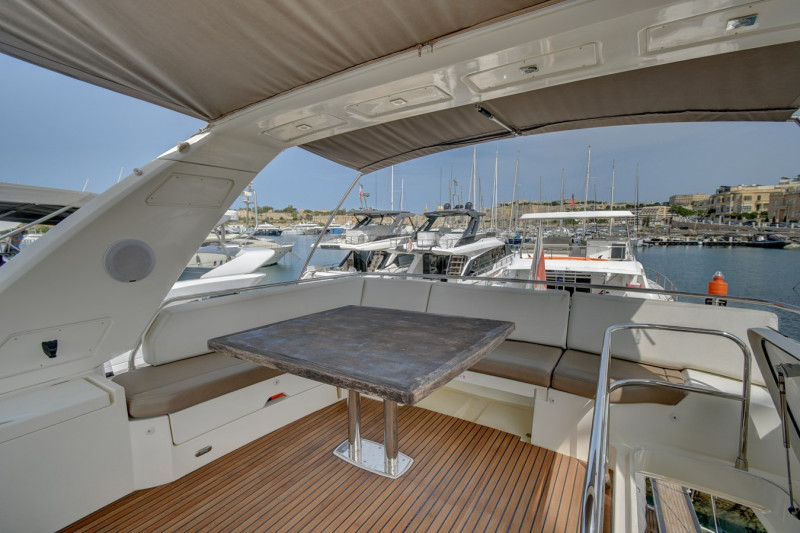 PRESTIGE 62 2015 PRESTIGE