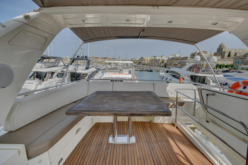PRESTIGE 62 2015 PRESTIGE