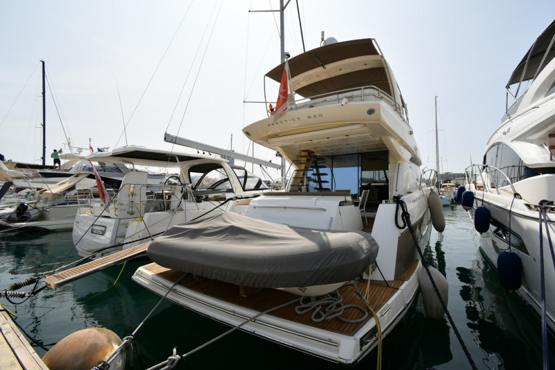 PRESTIGE 62 2015 PRESTIGE