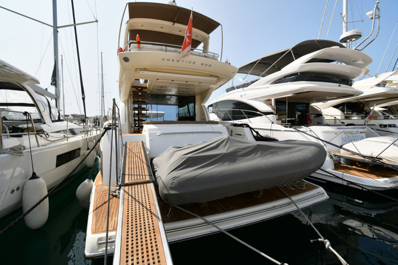PRESTIGE 62 2015 PRESTIGE