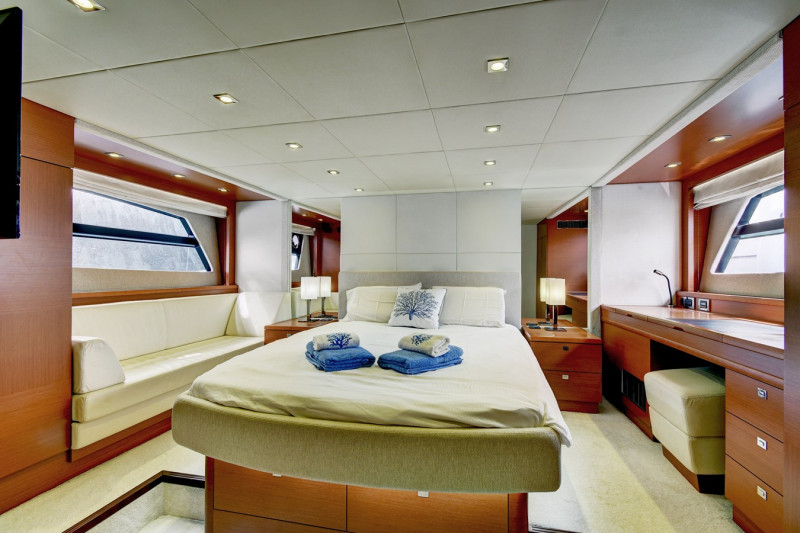 PRESTIGE 62 2015 PRESTIGE