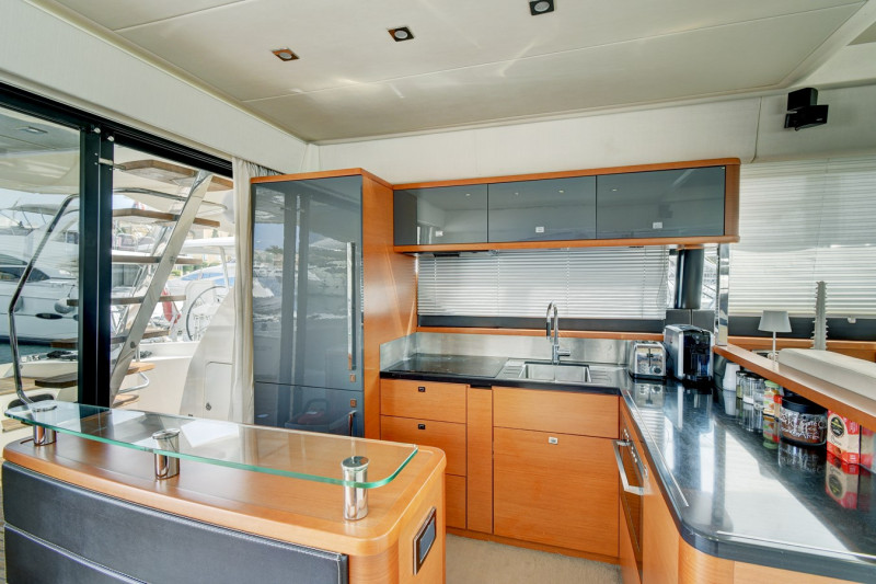 PRESTIGE 62 2015 PRESTIGE