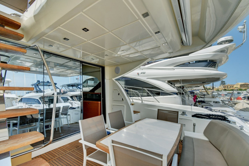 PRESTIGE 62 2015 PRESTIGE