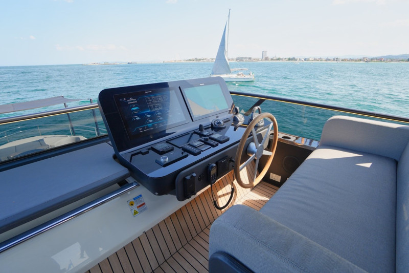 67 FLY 2023 CRANCHI YACHTS