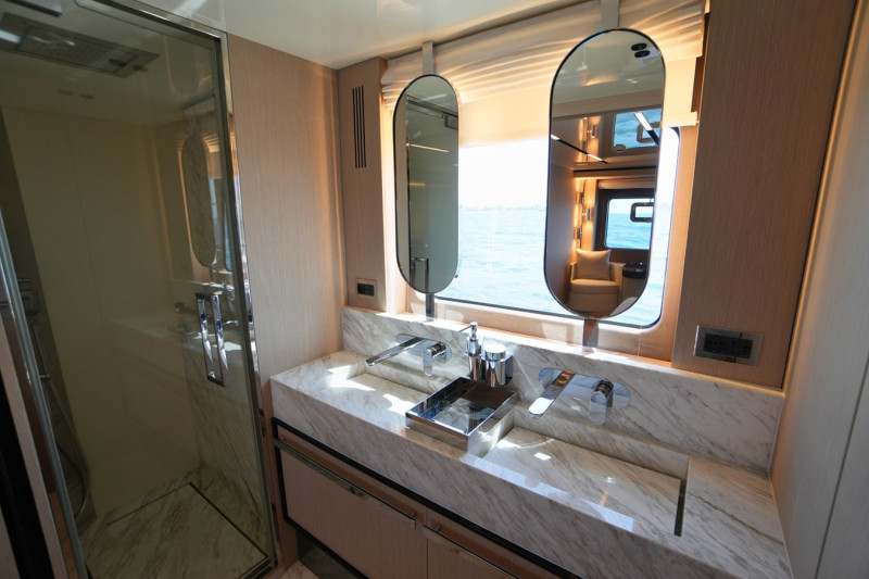 67 FLY 2023 CRANCHI YACHTS