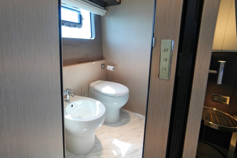 67 FLY 2023 CRANCHI YACHTS