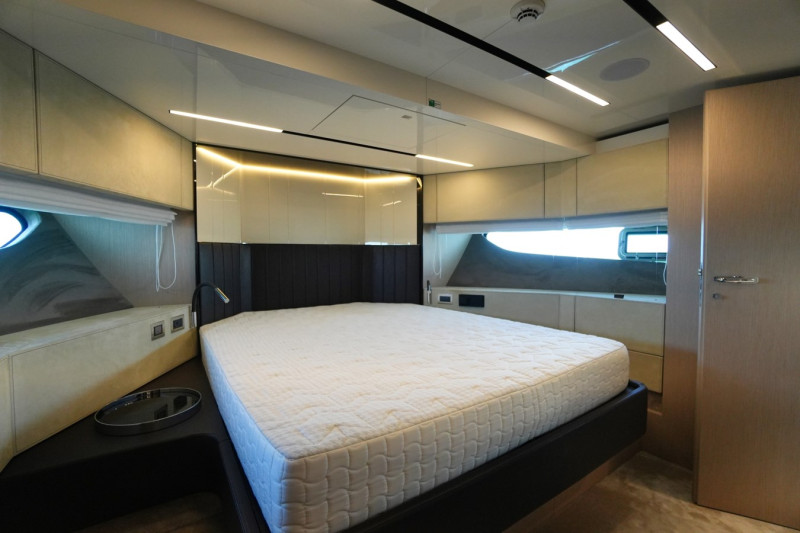 67 FLY 2023 CRANCHI YACHTS