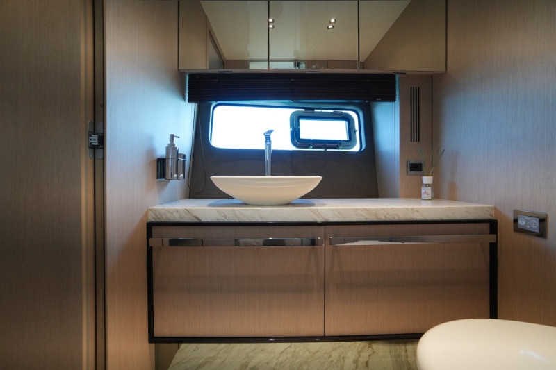 67 FLY 2023 CRANCHI YACHTS