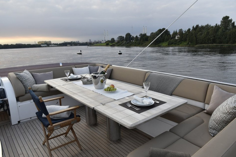 2013 PRINCESS YACHTS