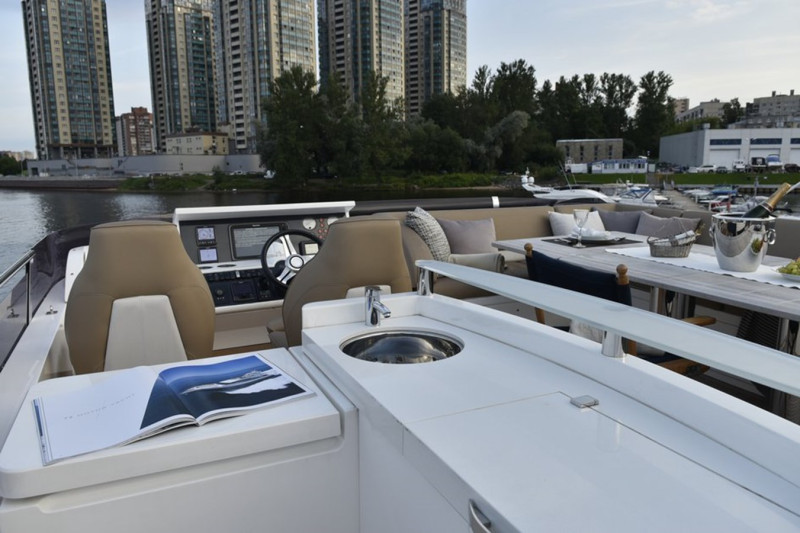 2013 PRINCESS YACHTS