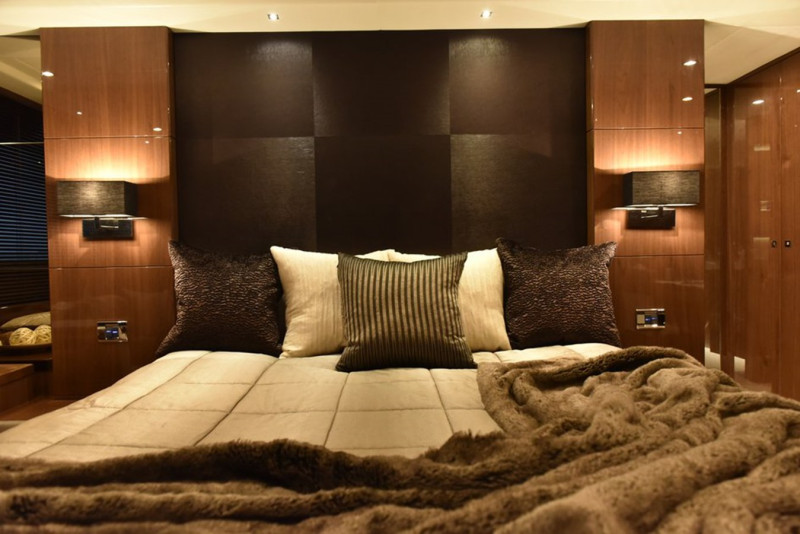 2013 PRINCESS YACHTS