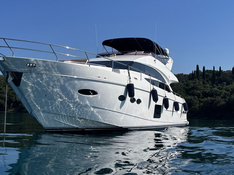 2013 PRINCESS YACHTS