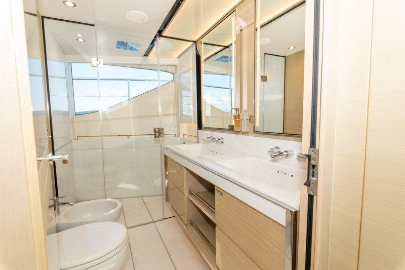 30M 2019 PRINCESS YACHTS