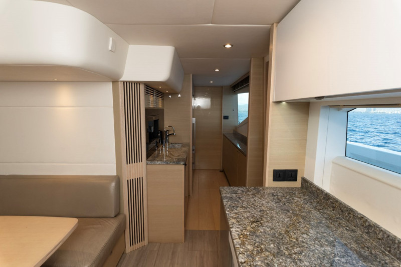 30M 2019 PRINCESS YACHTS