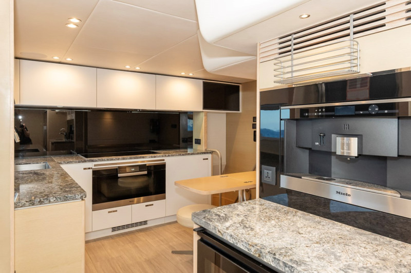 30M 2019 PRINCESS YACHTS