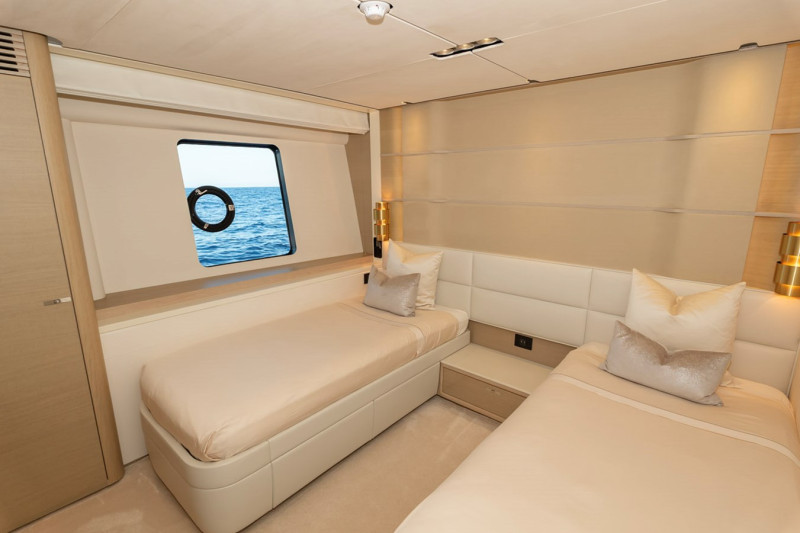30M 2019 PRINCESS YACHTS