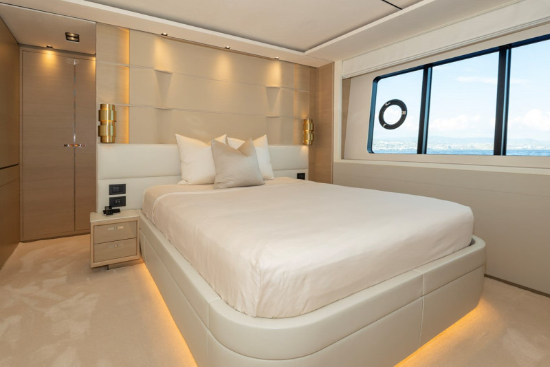 30M 2019 PRINCESS YACHTS