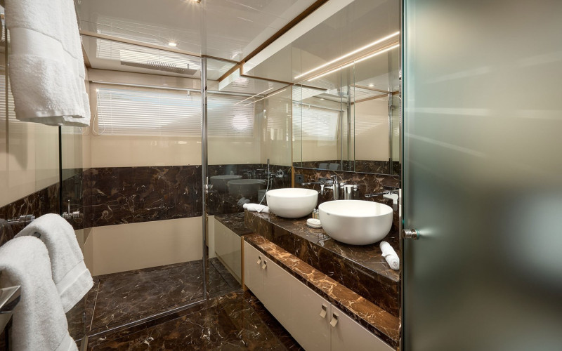 2019 FERRETTI YACHTS