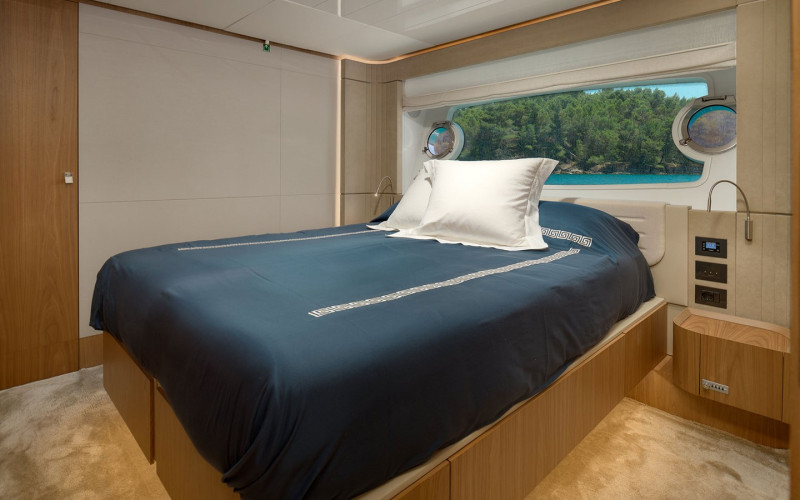 2019 FERRETTI YACHTS