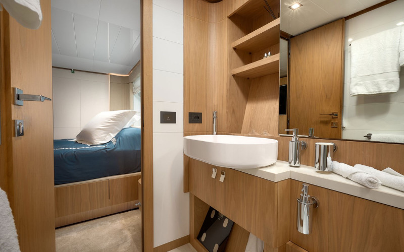 2019 FERRETTI YACHTS