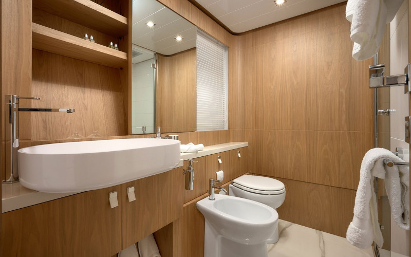 2019 FERRETTI YACHTS