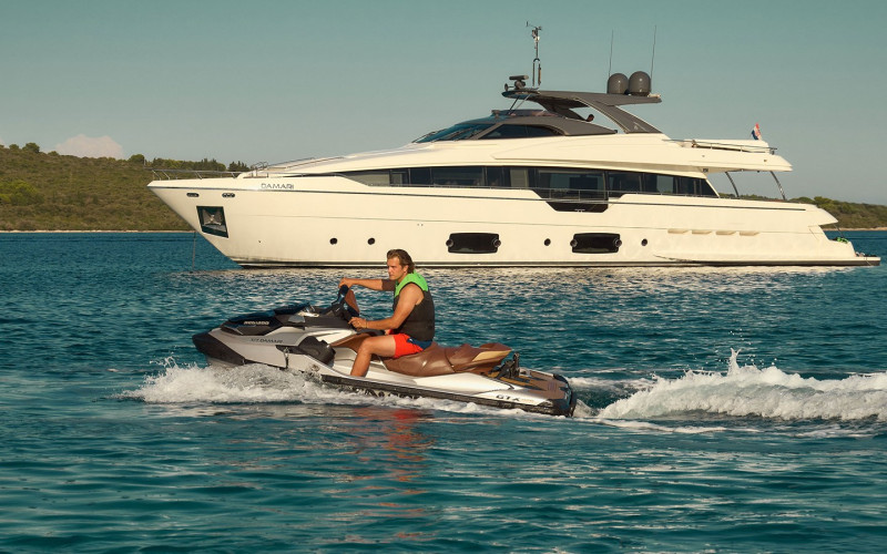 2019 FERRETTI YACHTS