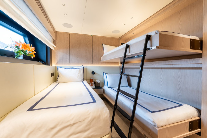 34 Oasis 2024 BENETTI YACHTS
