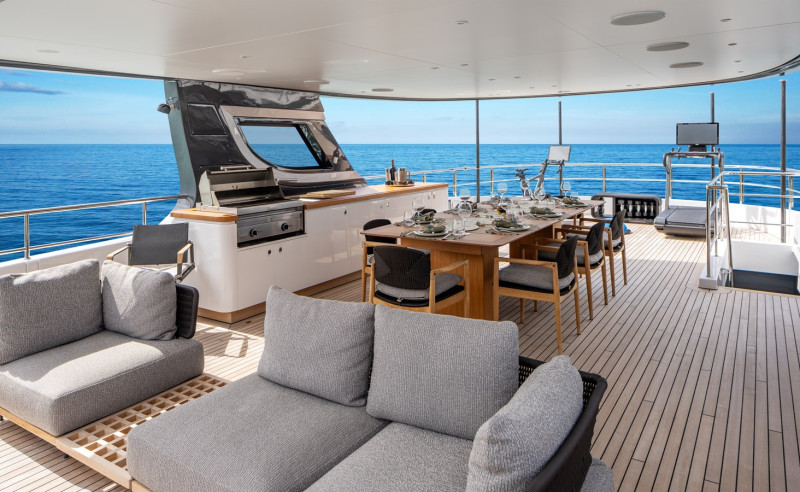 34 Oasis 2024 BENETTI YACHTS