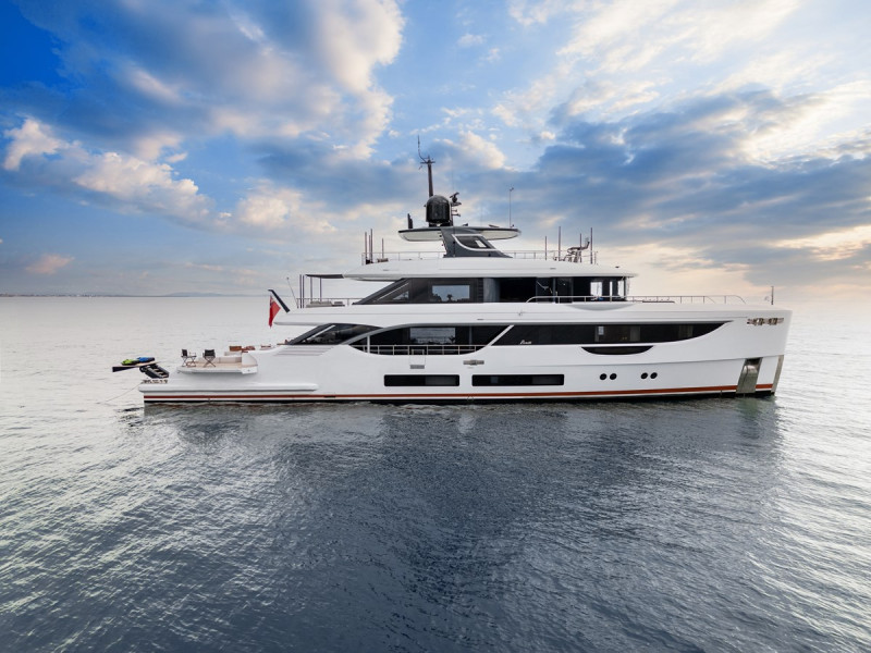 34 Oasis 2024 BENETTI YACHTS