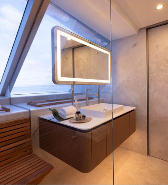 2025 SUNREEF YACHTS