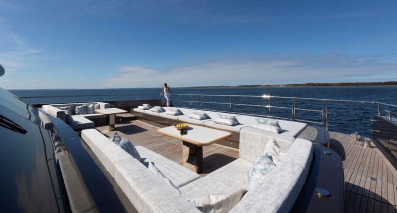 2025 SUNREEF YACHTS