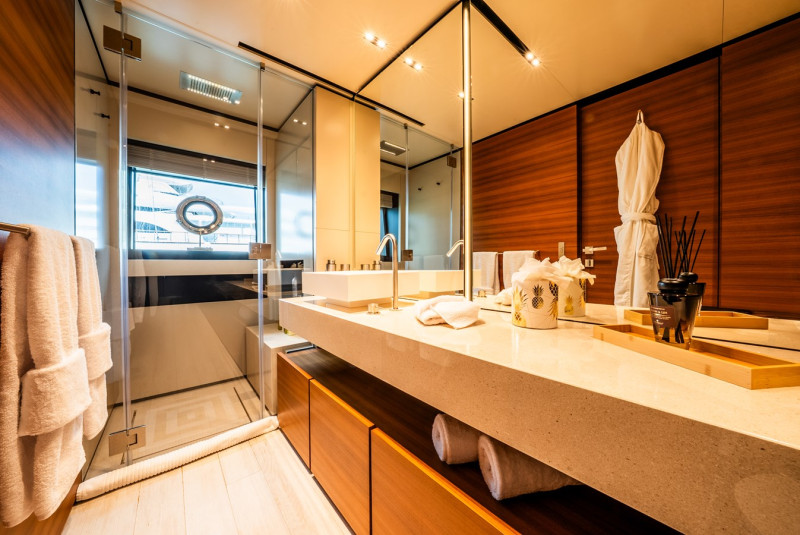 NAVETTA 33 2019 CUSTOM LINE