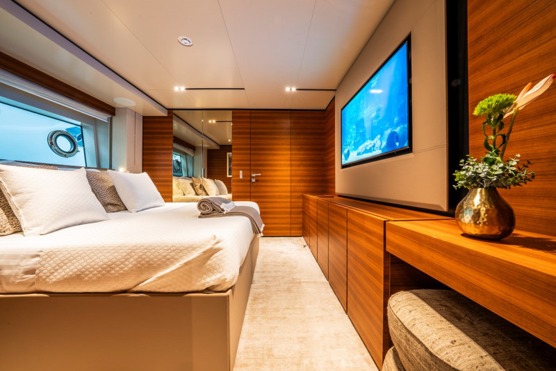 NAVETTA 33 2019 CUSTOM LINE
