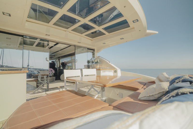 ABSOLUTE 70 STY 2010 ABSOLUTE