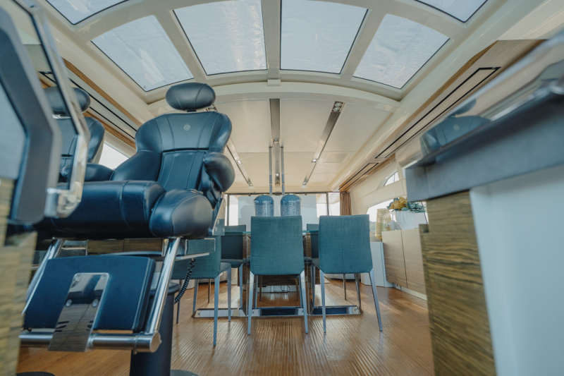 ABSOLUTE 70 STY 2010 ABSOLUTE