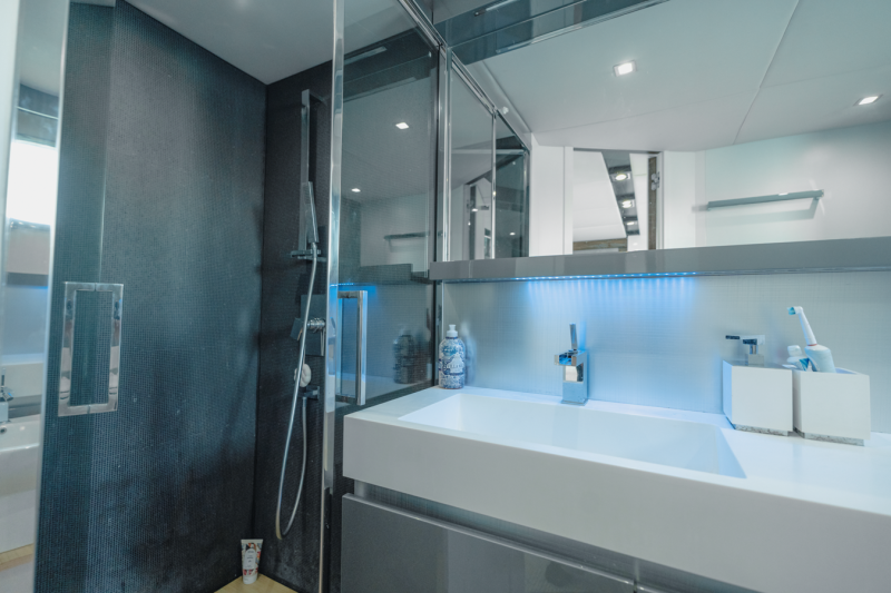 ABSOLUTE 70 STY 2010 ABSOLUTE