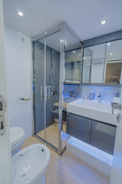 ABSOLUTE 70 STY 2010 ABSOLUTE