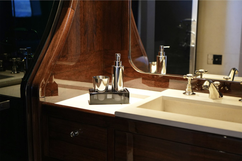 SD118 2021 SANLORENZO YACHTS