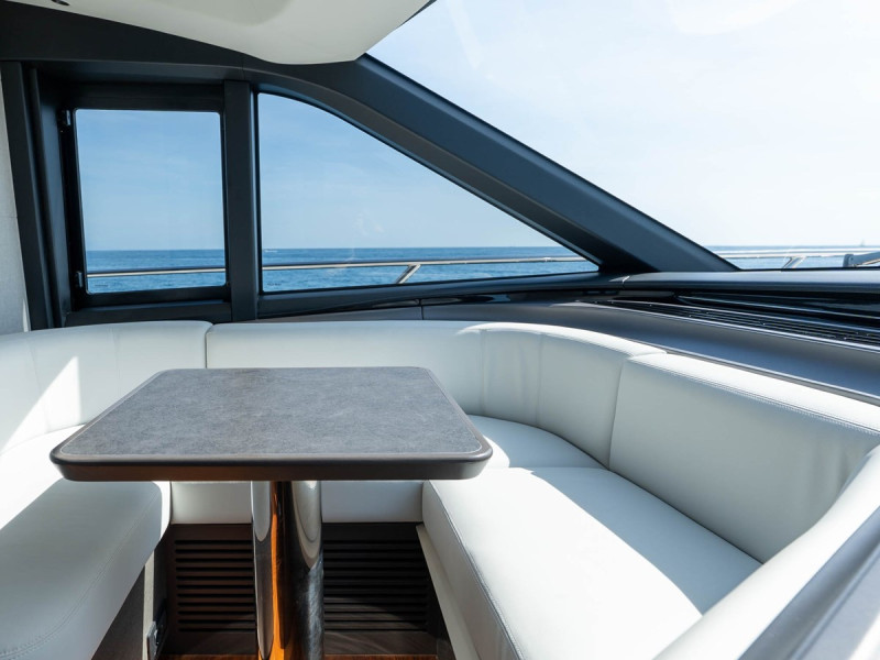 S80 2025 PRINCESS YACHTS