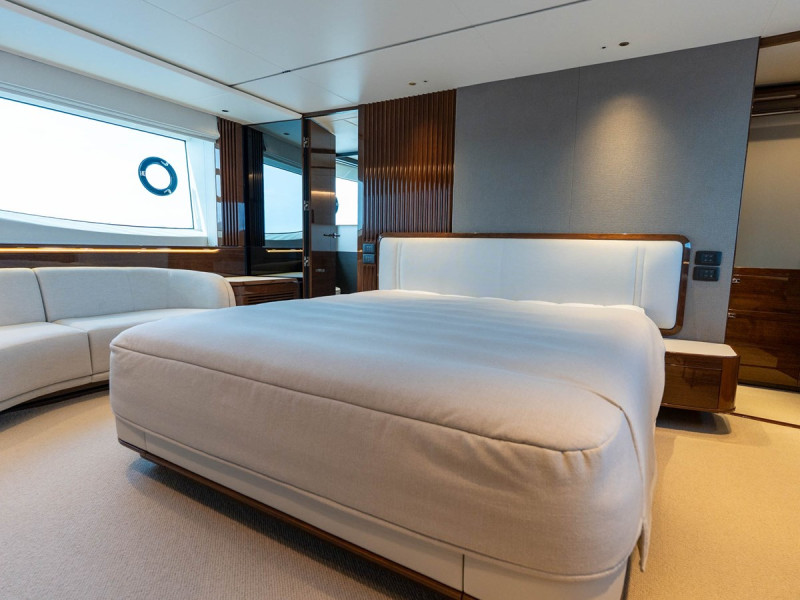 S80 2025 PRINCESS YACHTS
