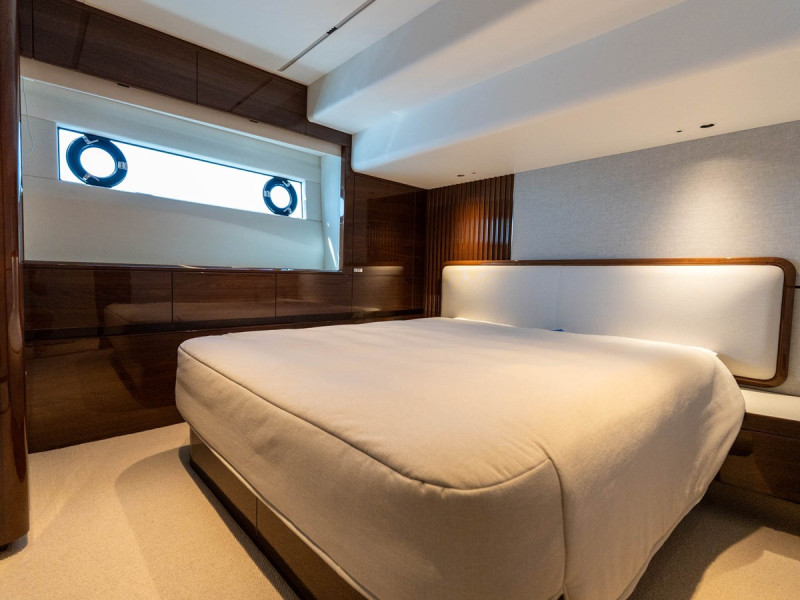 S80 2025 PRINCESS YACHTS