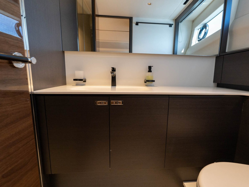 S80 2025 PRINCESS YACHTS