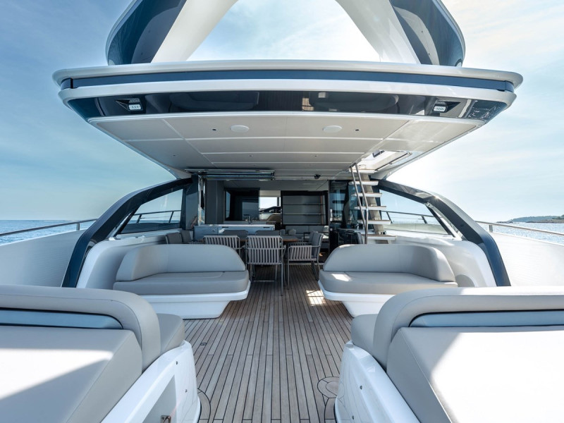 S80 2025 PRINCESS YACHTS