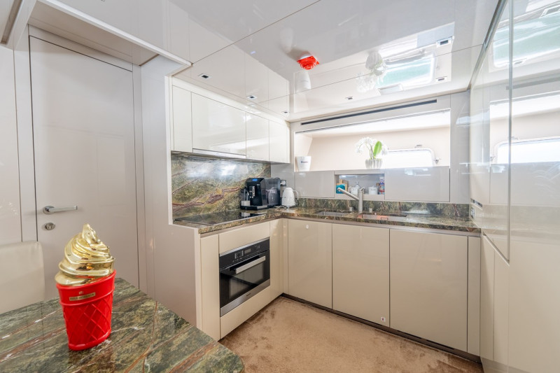 2018 SANLORENZO YACHTS